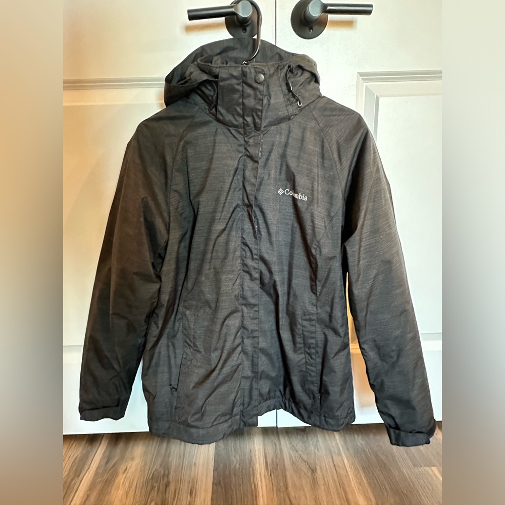 Columbia Women’s Interchange 2 in 1 waterproof jacket size Medium-Black